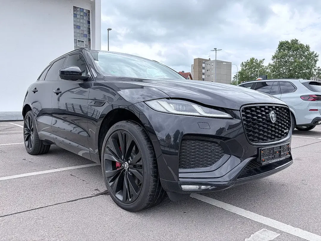 Jaguar F-Pace 4x4 R-Dynamic SE - Afbeelding 1