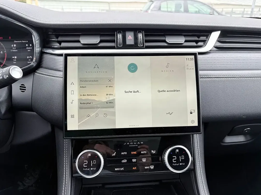 Jaguar F-Pace 4x4 R-Dynamic SE - Thumbnail 14