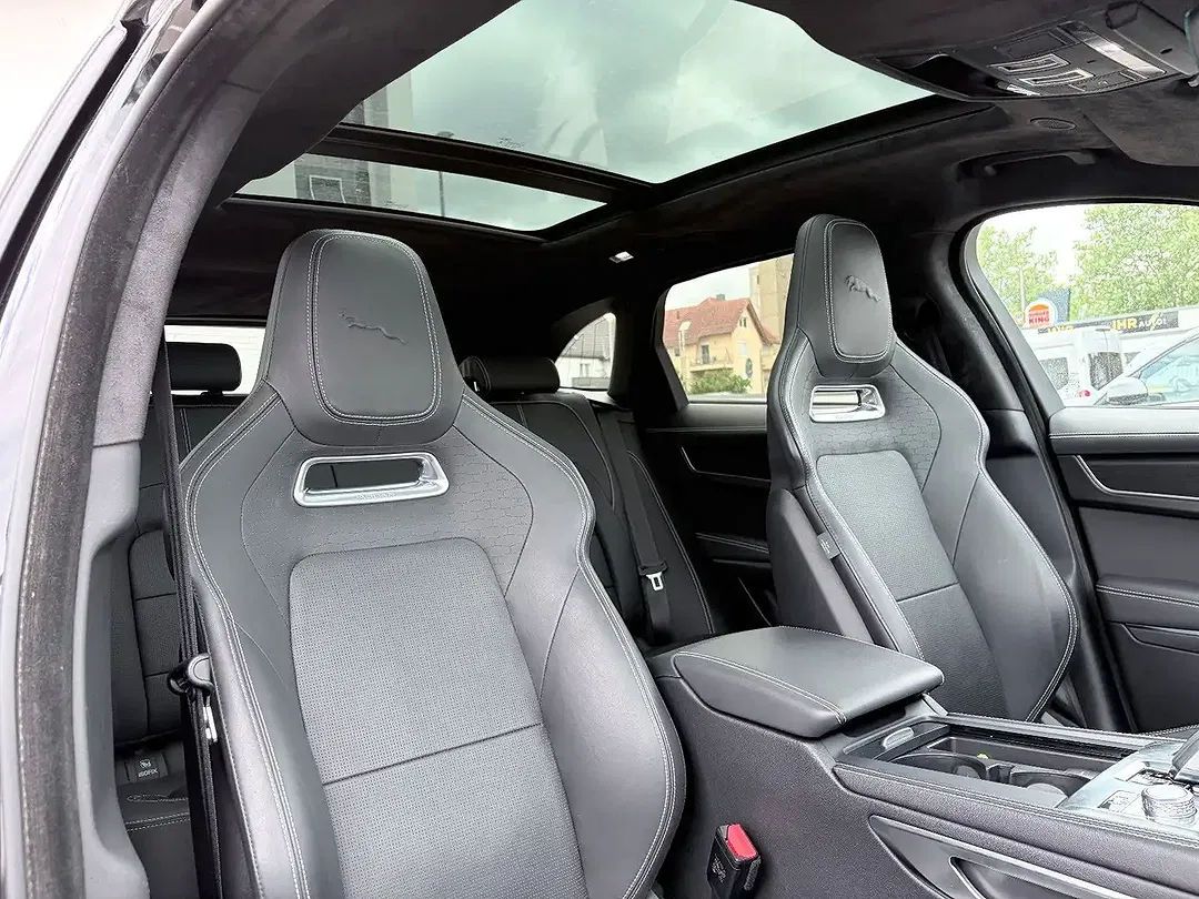 Jaguar F-Pace 4x4 R-Dynamic SE - Thumbnail 7