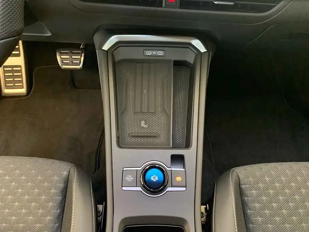 Volkswagen T-Roc 1.5 eTSI DSG R-Line - Thumbnail 13