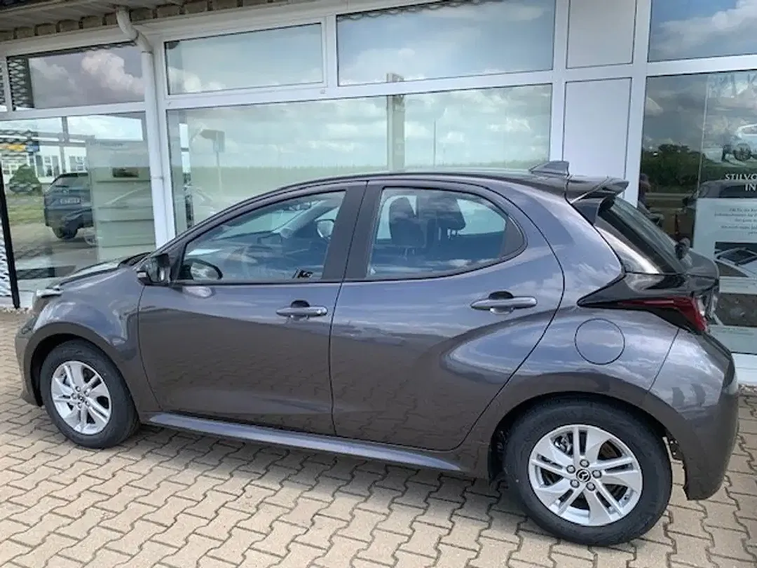 Mazda 2 1.5 VVT-i CVT Hybrid Centre-Line - Thumbnail 3