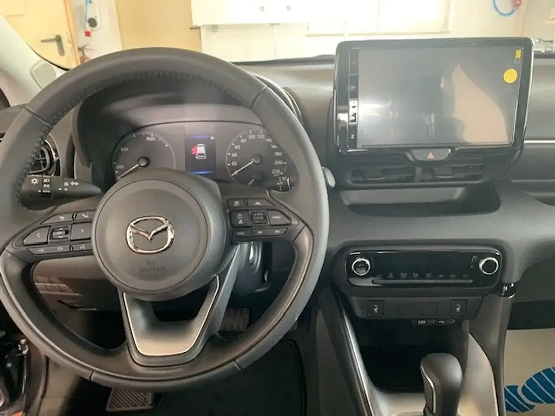 Mazda 2 1.5 VVT-i CVT Hybrid Centre-Line - Thumbnail 8
