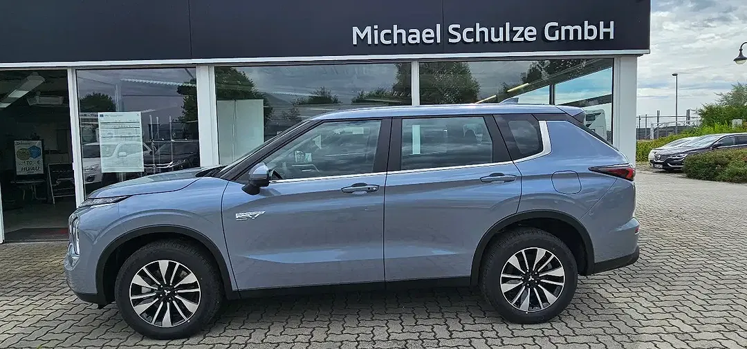 Mitsubishi Outlander 2.4 PHEV Basis - foto 2