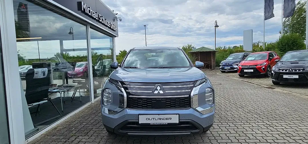 Mitsubishi Outlander 2.4 PHEV Basis - Thumbnail 3