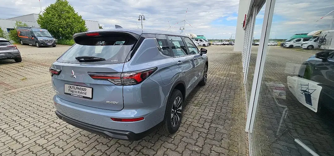 Mitsubishi Outlander 2.4 PHEV Basis - Thumbnail 9