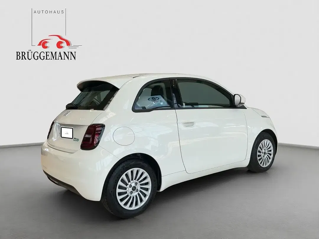 Fiat 500e - Thumbnail 6