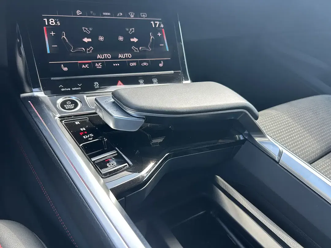 Audi Q8 e-tron 50 quattro S line - Thumbnail 21