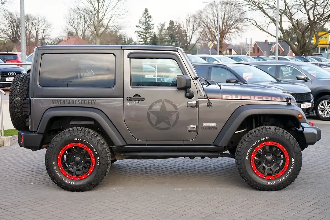Jeep Wrangler 2.2 Unlimited Sahara - Thumbnail 3