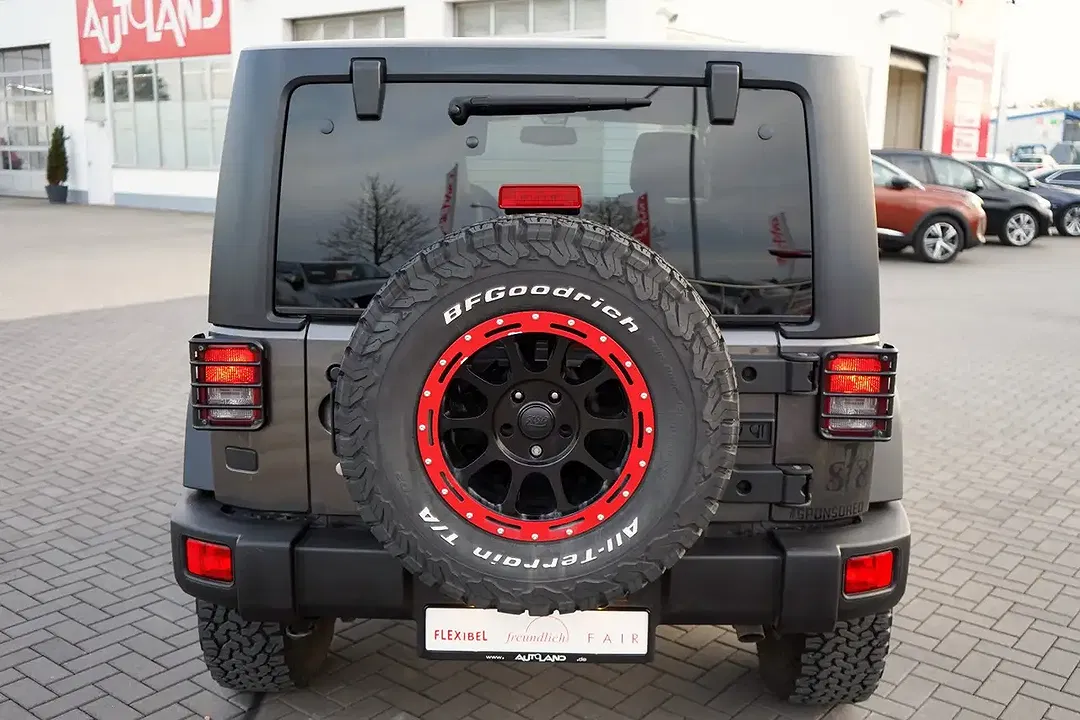 Jeep Wrangler 2.2 Unlimited Sahara - Thumbnail 5