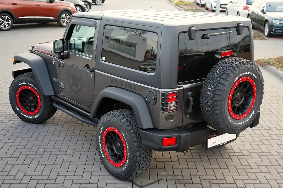 Jeep Wrangler 2.2 Unlimited Sahara - Thumbnail 7