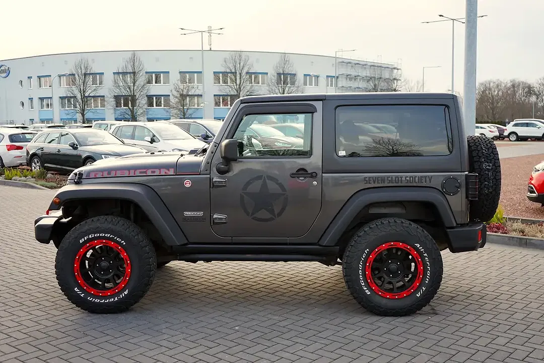 Jeep Wrangler 2.2 Unlimited Sahara - Thumbnail 8