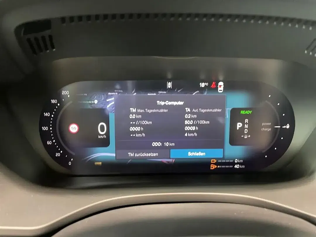 Volvo XC60 T6 PHEV AWD Ultra Black Edition - Thumbnail 9