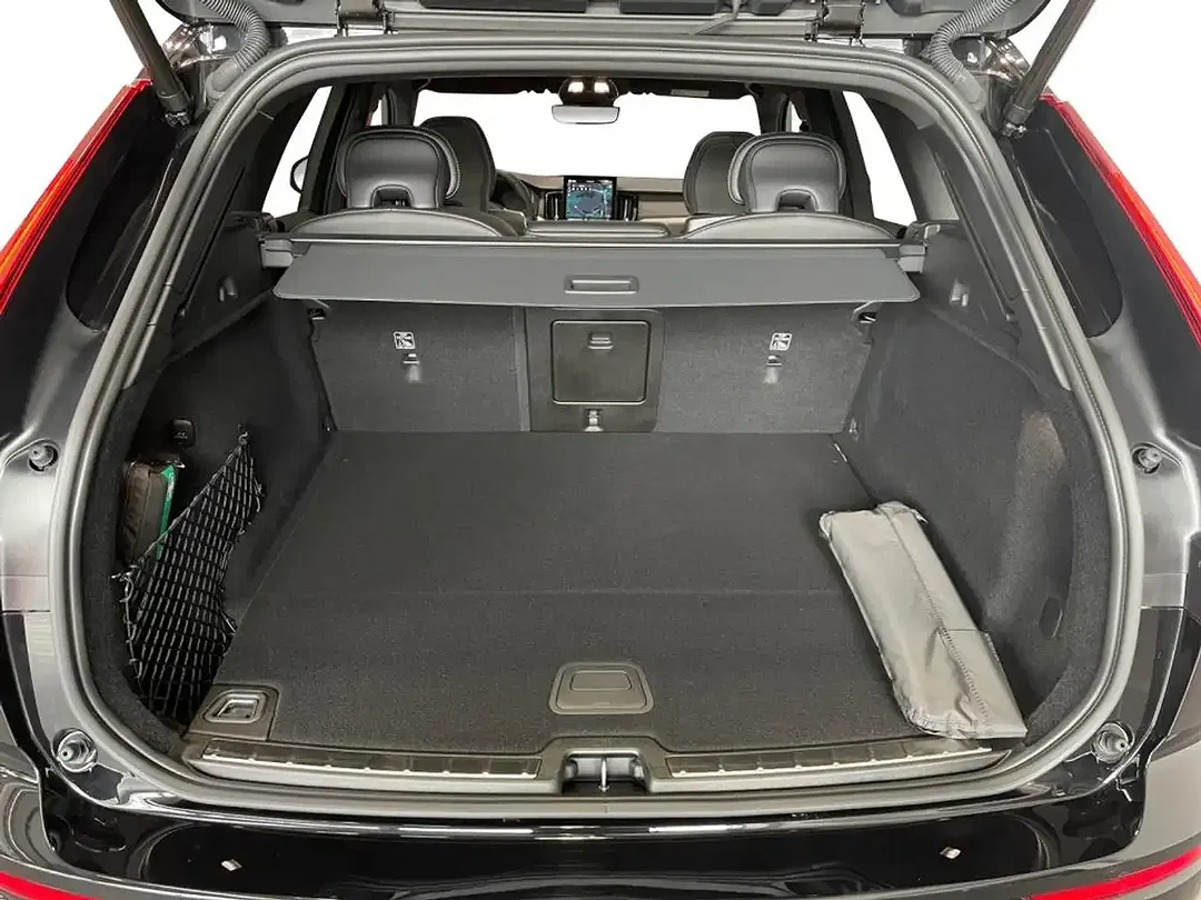 Volvo XC60 T6 PHEV AWD Ultra Black Edition - Thumbnail 12
