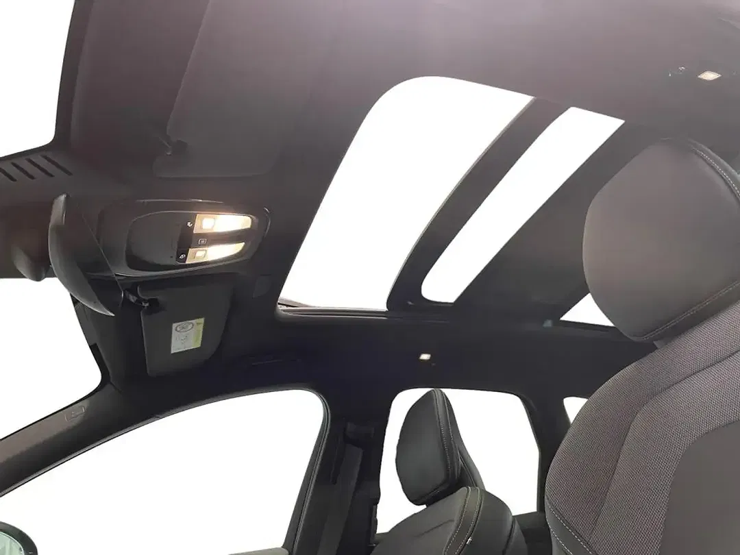 Volvo XC60 T6 PHEV AWD Ultra Black Edition - Thumbnail 13