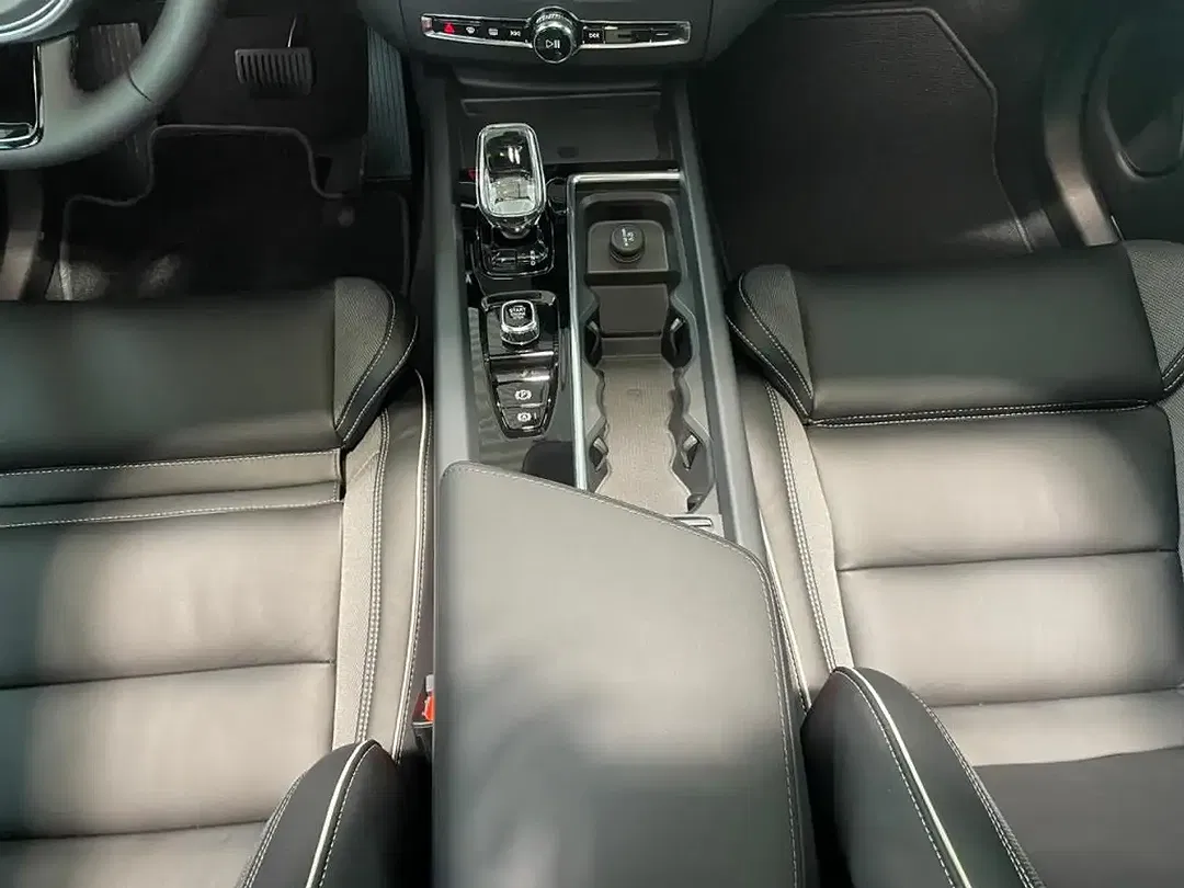 Volvo XC60 T6 PHEV AWD Ultra Black Edition - foto 14