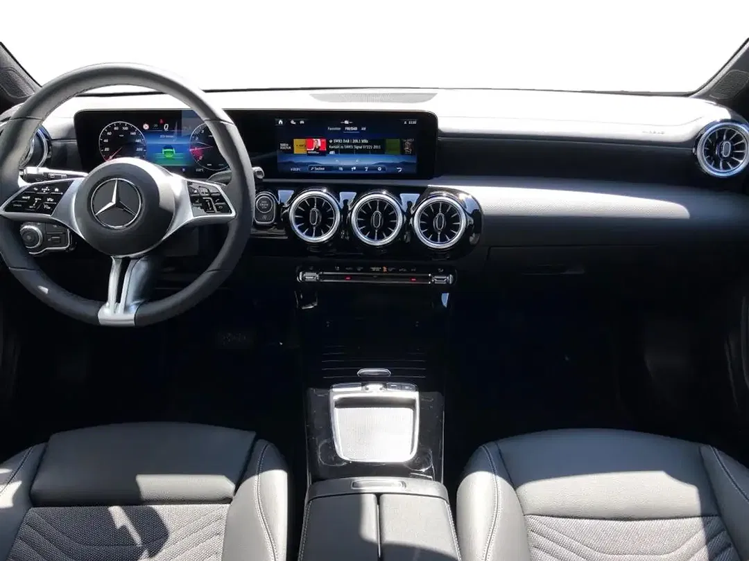 Mercedes-Benz CLA 180 MBUX Progressive - Thumbnail 4