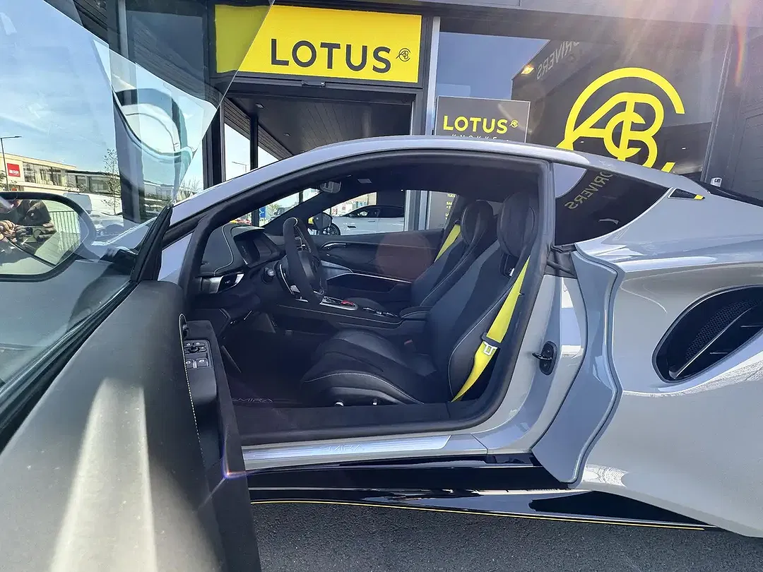 Lotus Emira 2.0 Turbo SE - Thumbnail 22