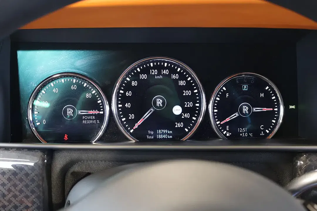 Rolls-Royce Cullinan V12 Black Badge - Thumbnail 11