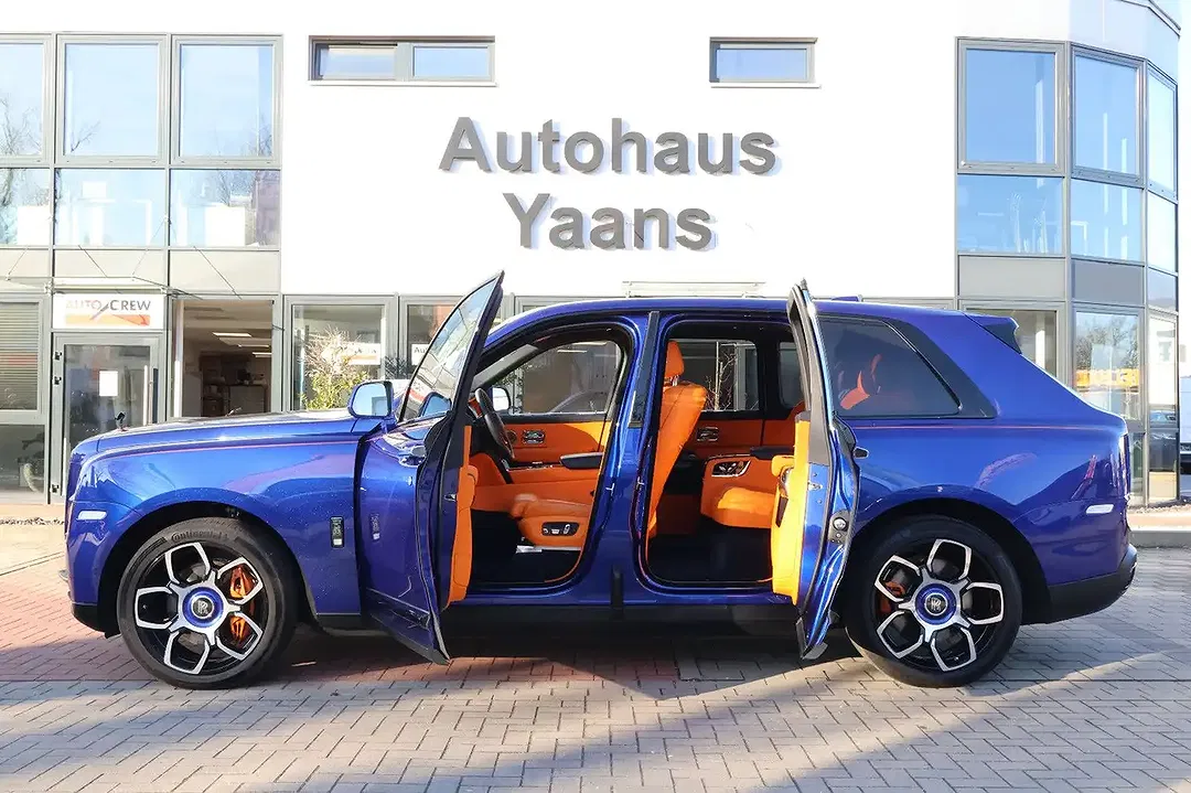 Rolls-Royce Cullinan V12 Black Badge - Thumbnail 8