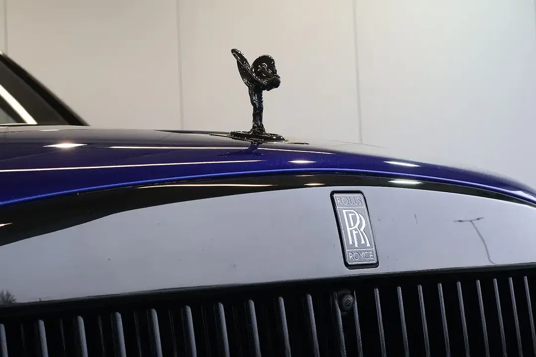 Rolls-Royce Cullinan V12 Black Badge - Thumbnail 9