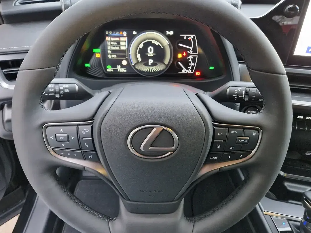 Lexus UX 300h F SPORT Design - Thumbnail 11