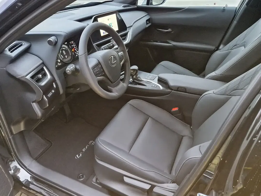 Lexus UX 300h F SPORT Design - Thumbnail 5