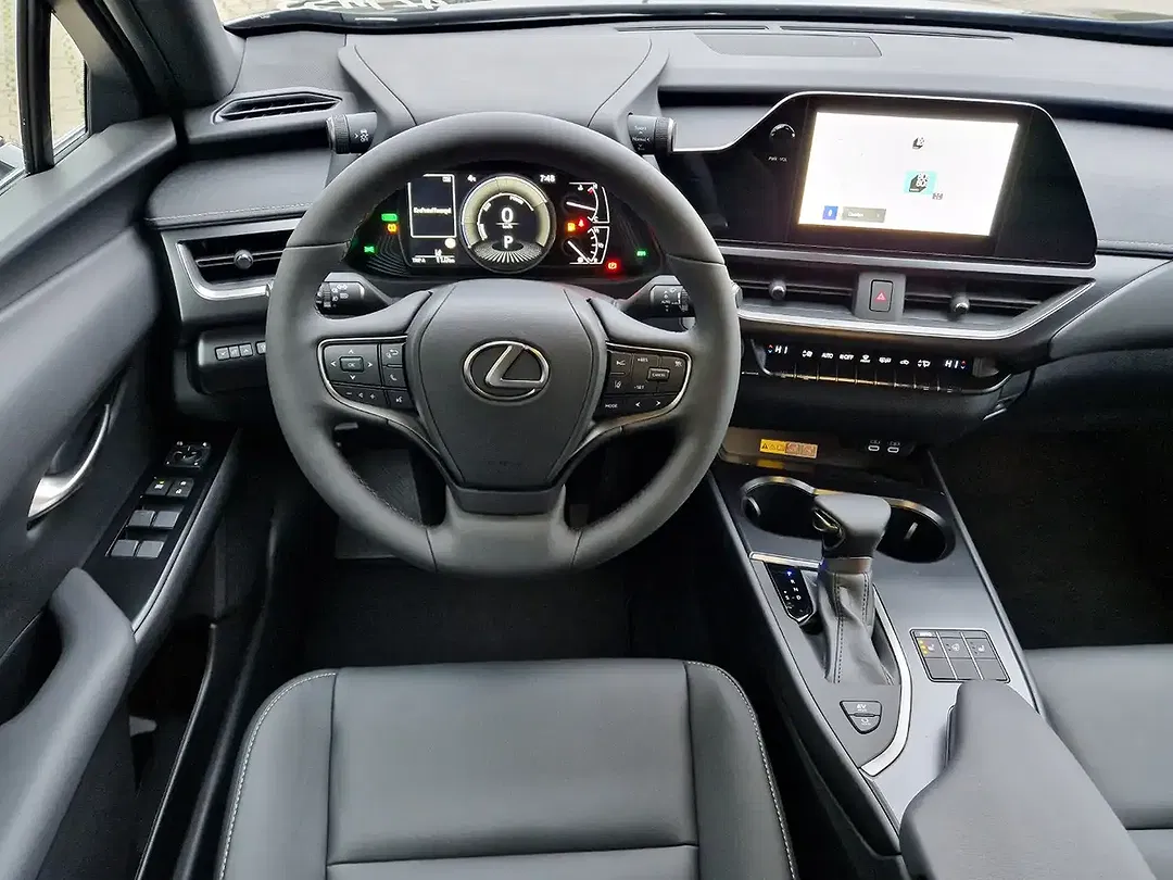 Lexus UX 300h F SPORT Design - Thumbnail 6