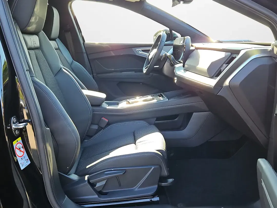 Audi Q4 e-tron Sportback S line - Thumbnail 12