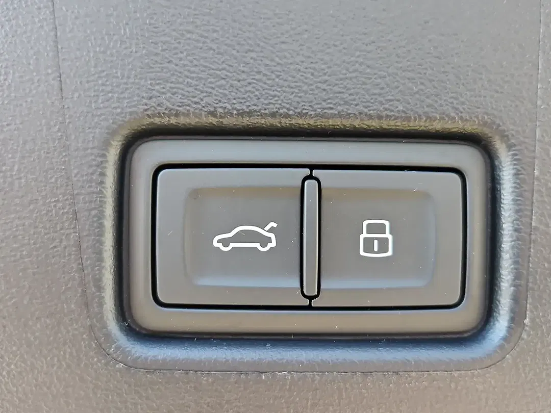 Audi Q4 e-tron Sportback S line - Thumbnail 13
