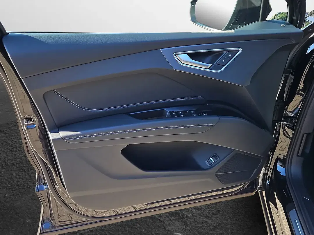 Audi Q4 e-tron Sportback S line - Thumbnail 5