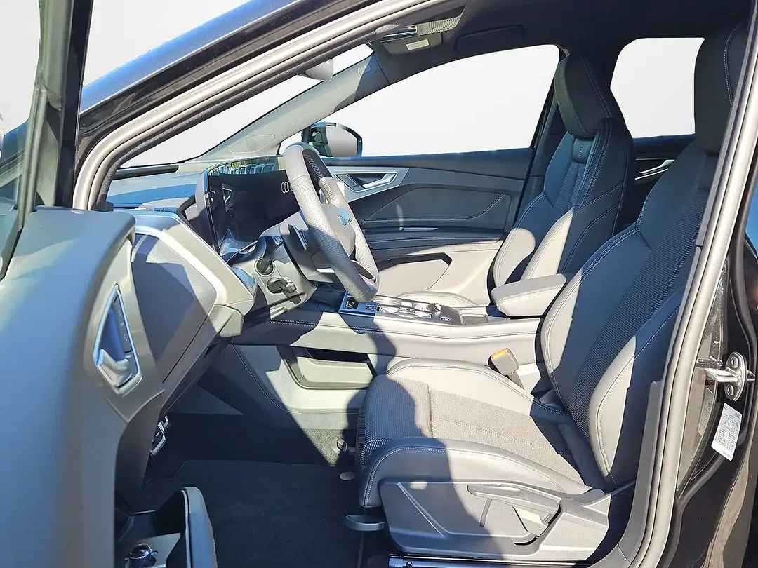 Audi Q4 e-tron Sportback S line - Thumbnail 6