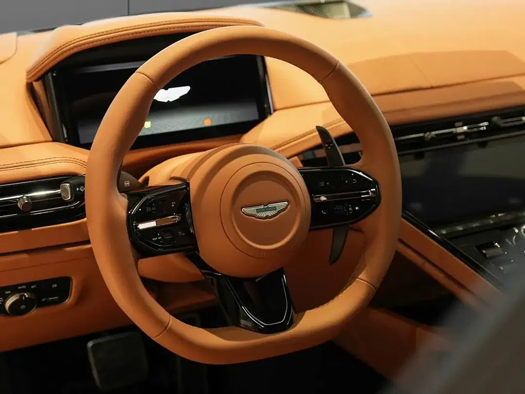 Aston Martin DB12 Coupe - Thumbnail 11