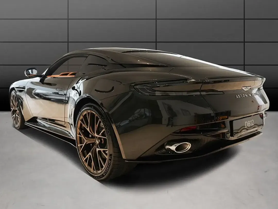 Aston Martin DB12 Coupe - foto 2