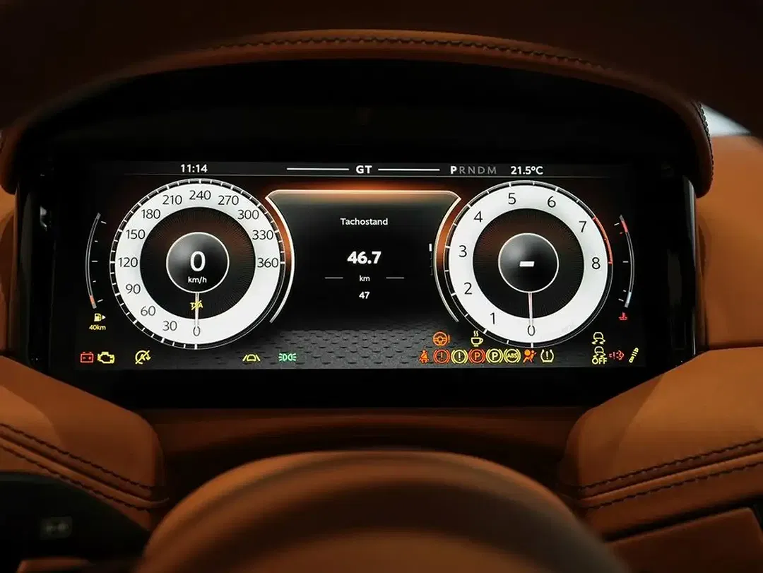Aston Martin DB12 Coupe - Thumbnail 6