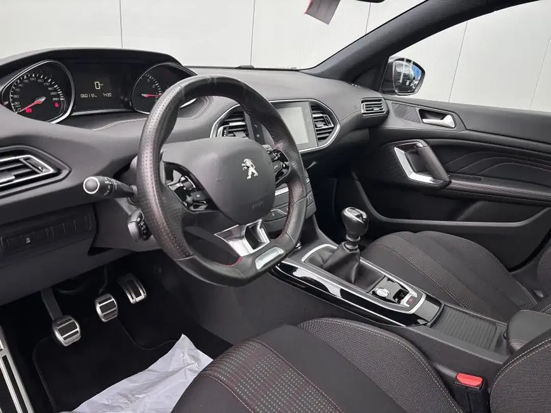 Peugeot 308 GT Line - Thumbnail 5