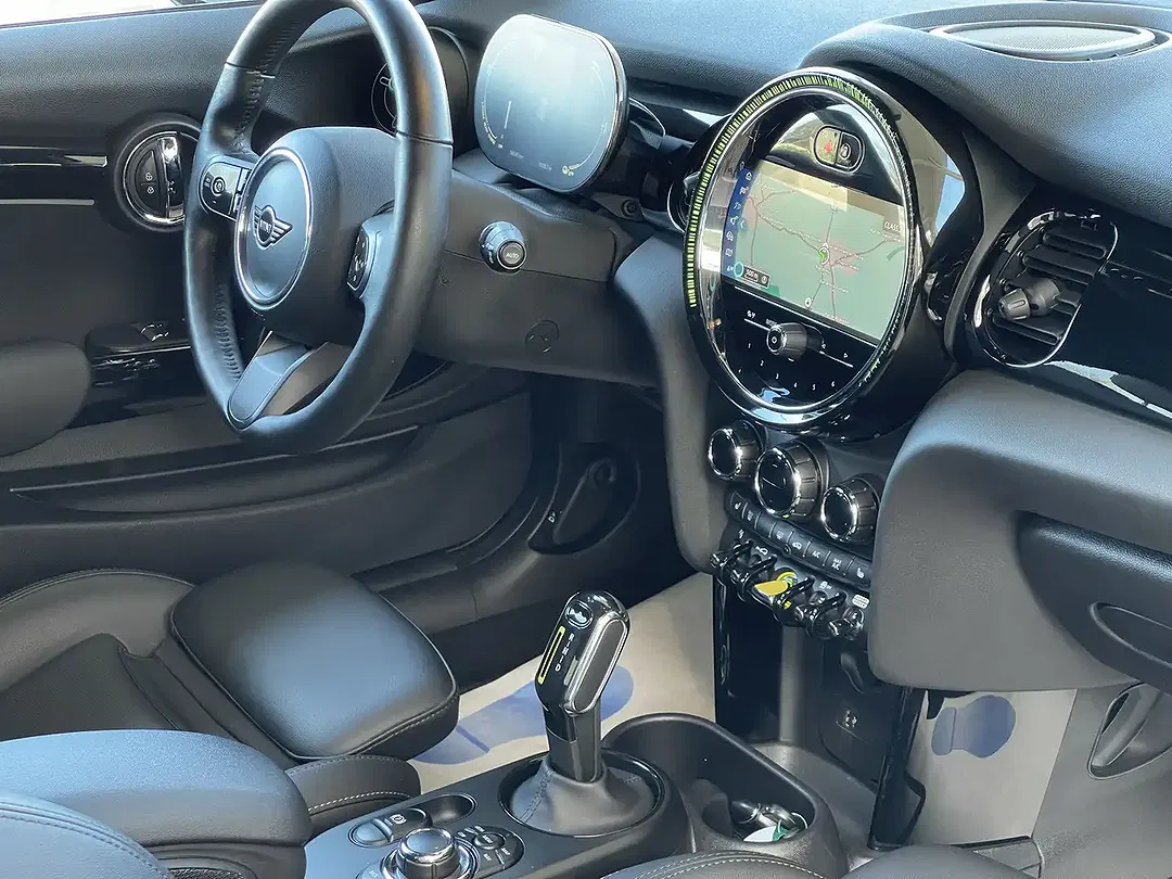 MINI Cooper SE - Thumbnail 13