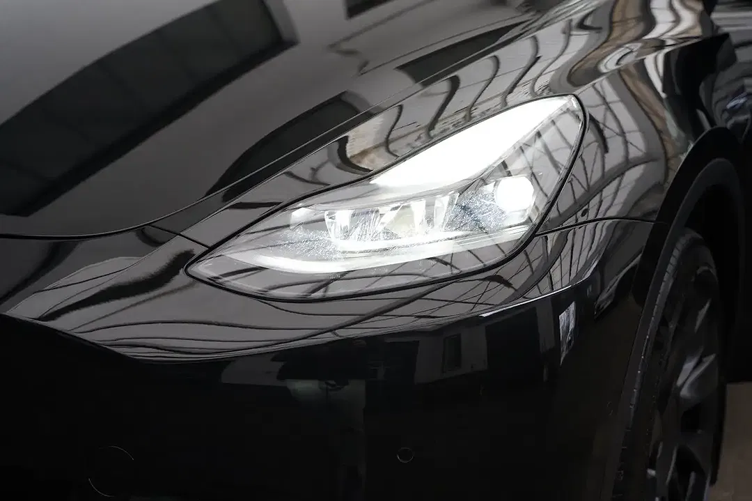 Tesla Model Y AWD Long Range - Thumbnail 12