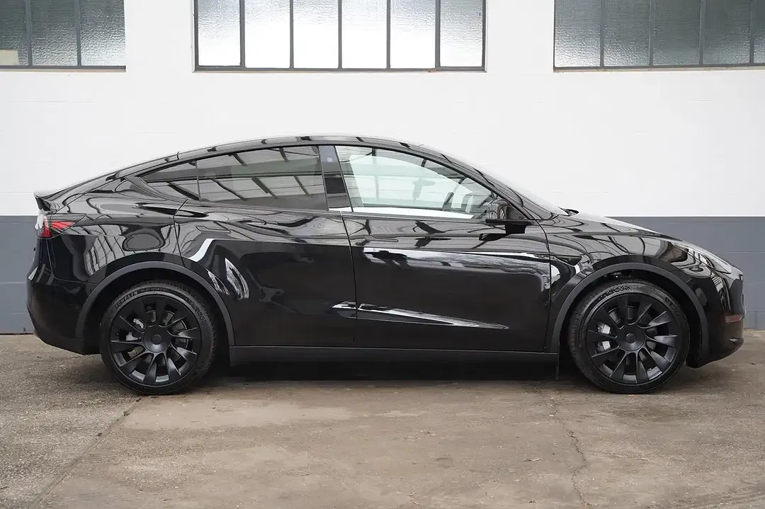 Tesla Model Y AWD Long Range - foto 15