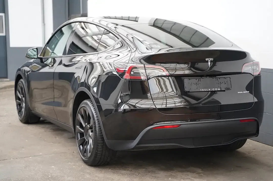 Tesla Model Y AWD Long Range - Thumbnail 6