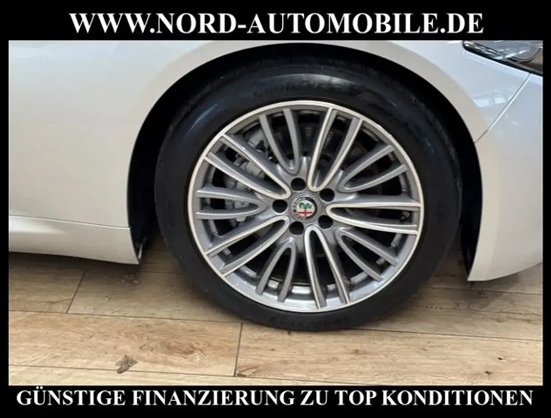 Alfa Romeo Giulia 2.2 JTDM Lusso Ti - Thumbnail 12