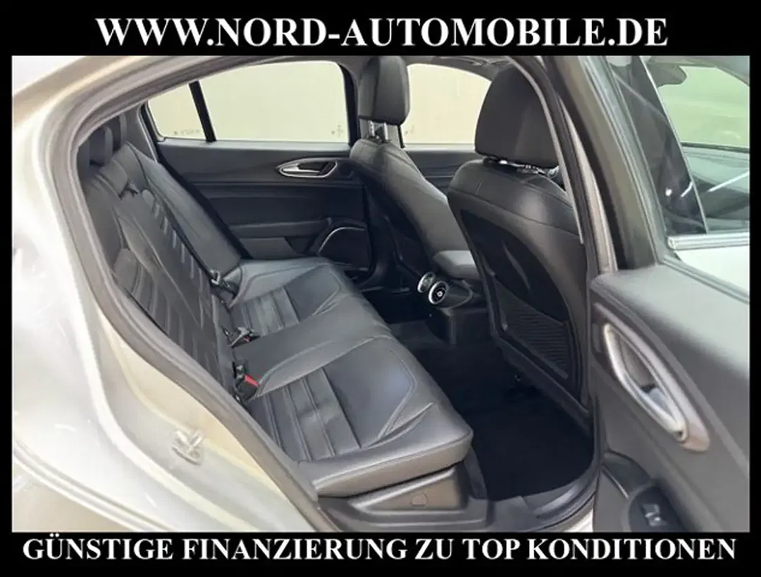 Alfa Romeo Giulia 2.2 JTDM Lusso Ti - Thumbnail 16