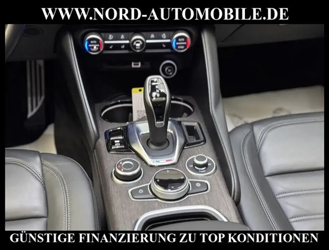 Alfa Romeo Giulia 2.2 JTDM Lusso Ti - Thumbnail 19