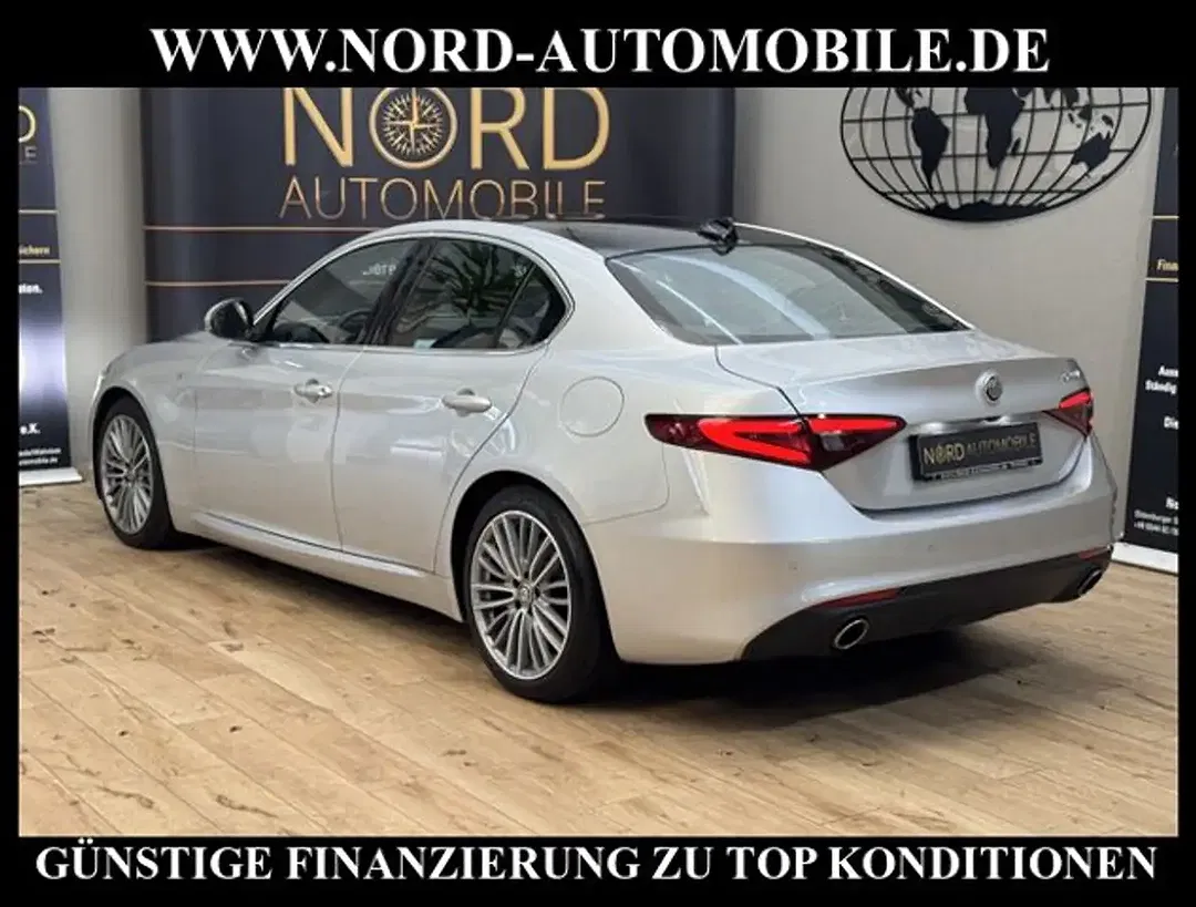Alfa Romeo Giulia 2.2 JTDM Lusso Ti - Thumbnail 8