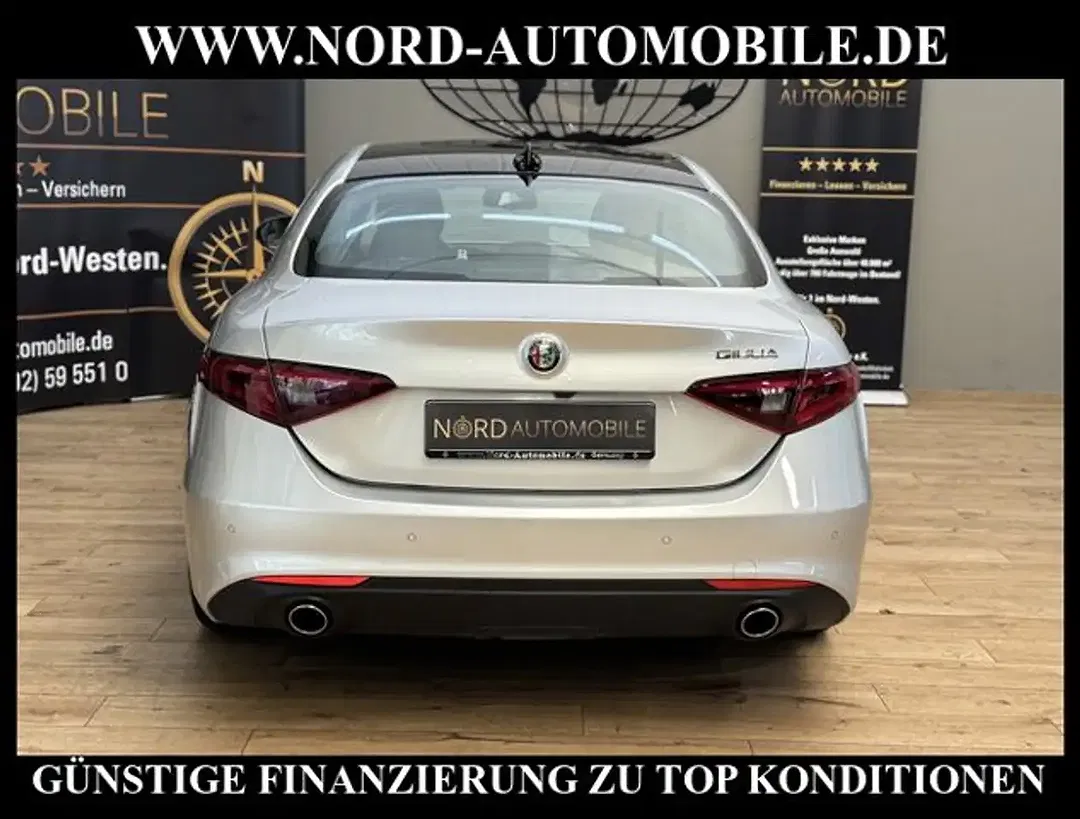 Alfa Romeo Giulia 2.2 JTDM Lusso Ti - Thumbnail 9