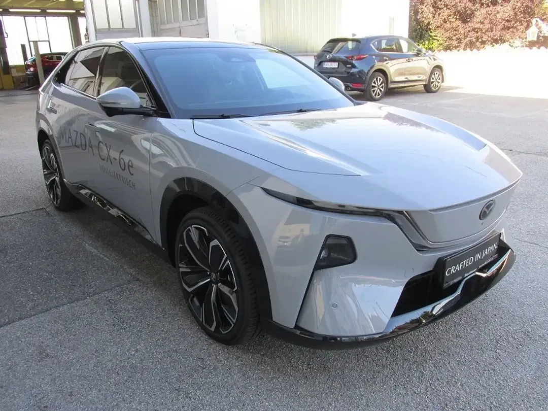 Mazda CX-6e Takumi - Thumbnail 3