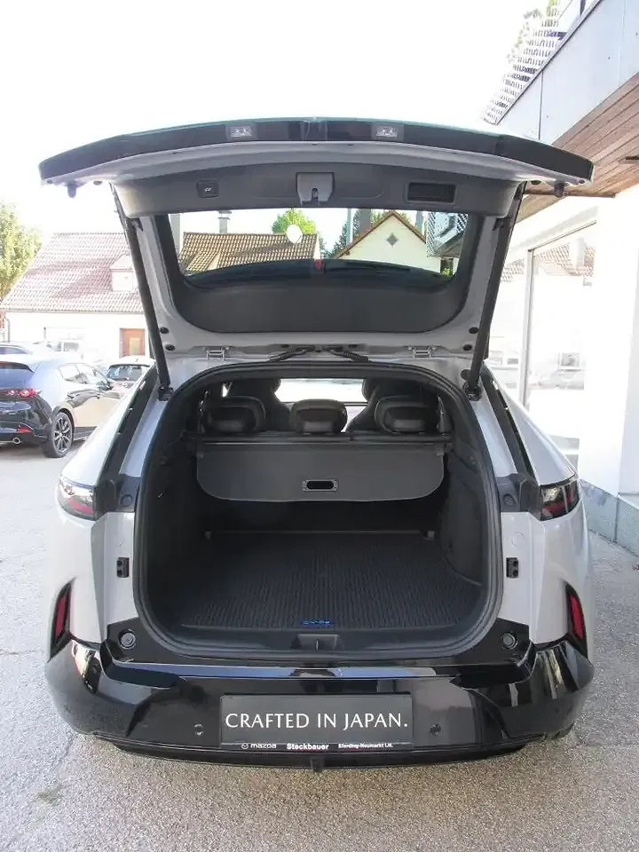 Mazda CX-6e Takumi - Thumbnail 9