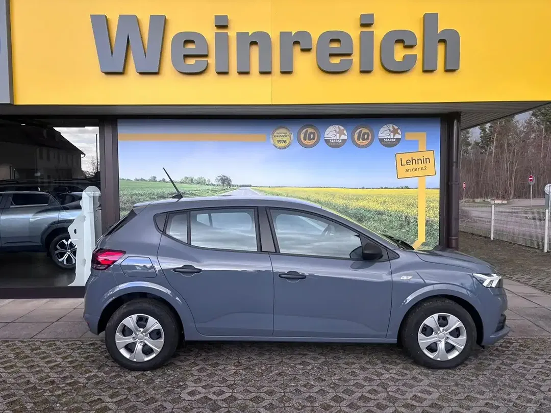 Dacia Sandero - foto 1