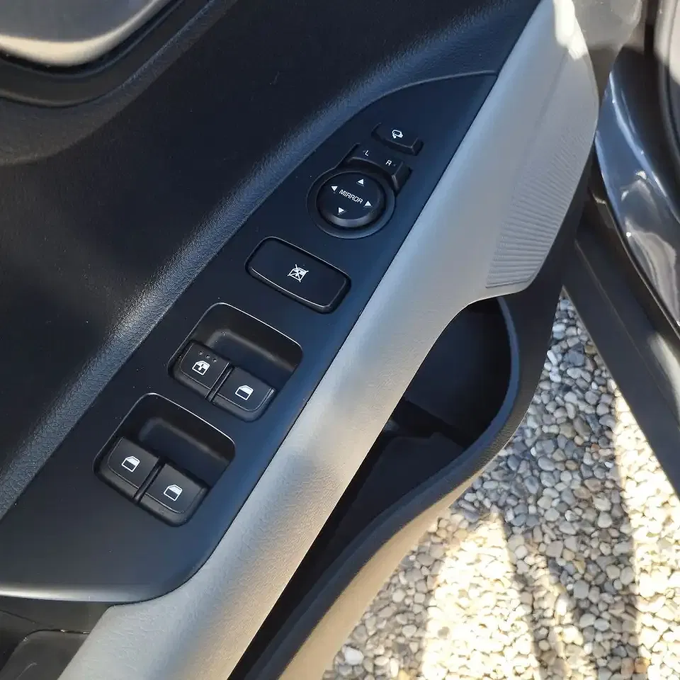 Kia Stonic - Thumbnail 10