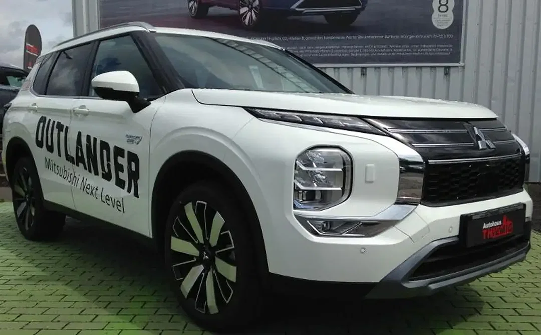 Mitsubishi Outlander 2.4 PHEV Intro Edition - Afbeelding 1