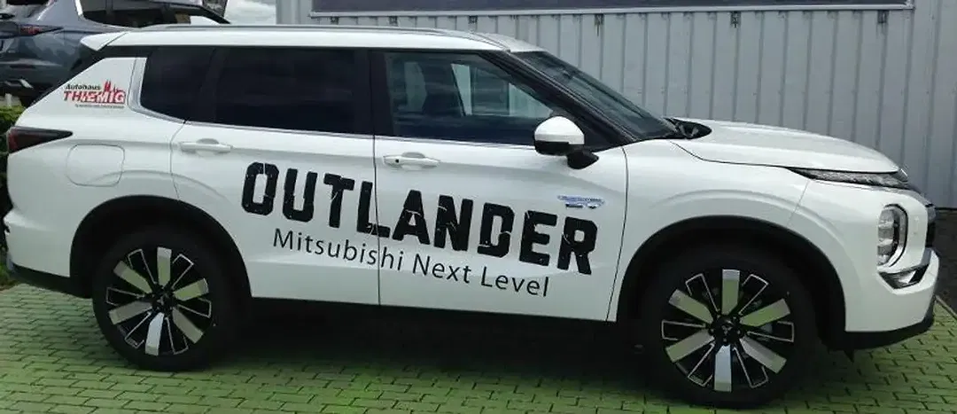 Mitsubishi Outlander 2.4 PHEV Intro Edition - Thumbnail 9